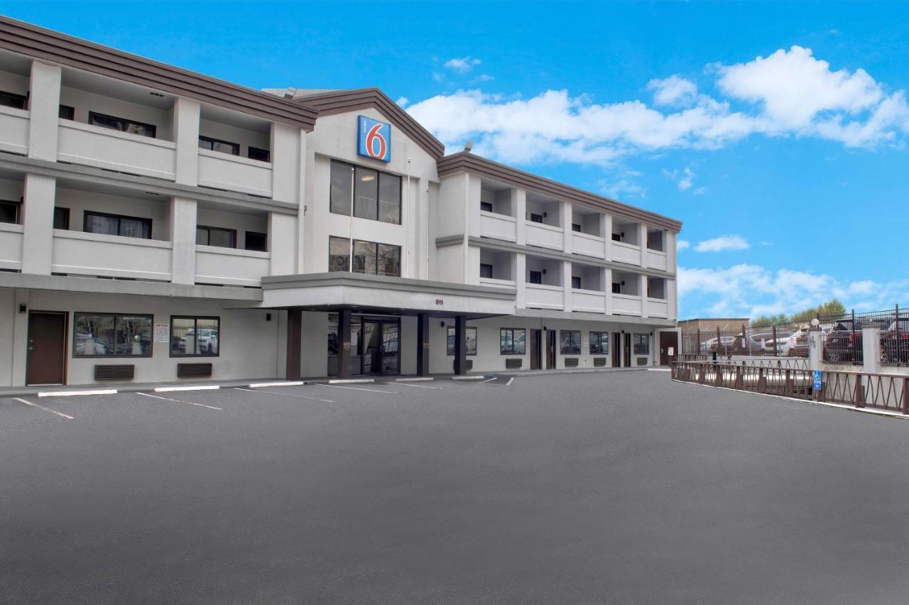 亚特兰大市中心6号汽车旅馆 外观 照片